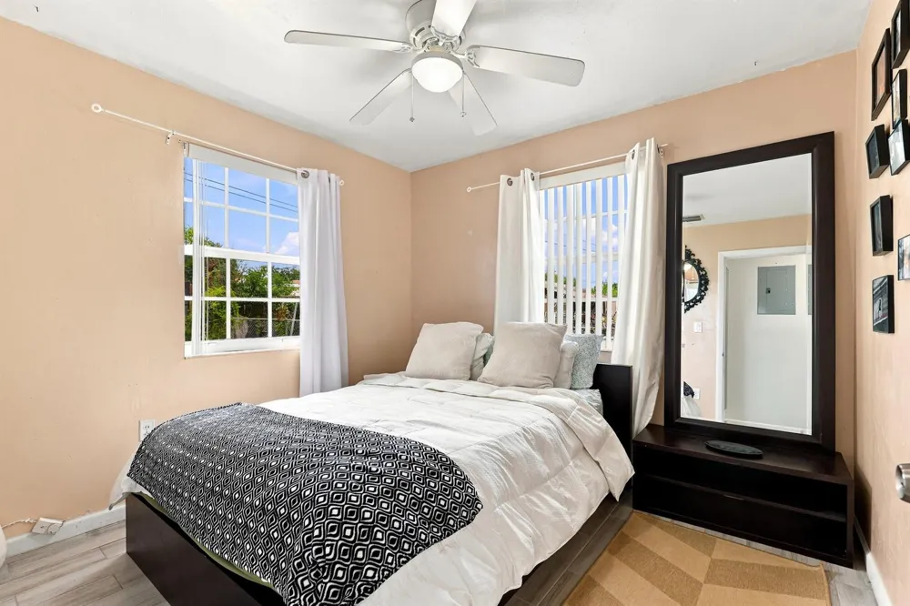 3239 DOLAN ROAD Palm Springs, FL 33406