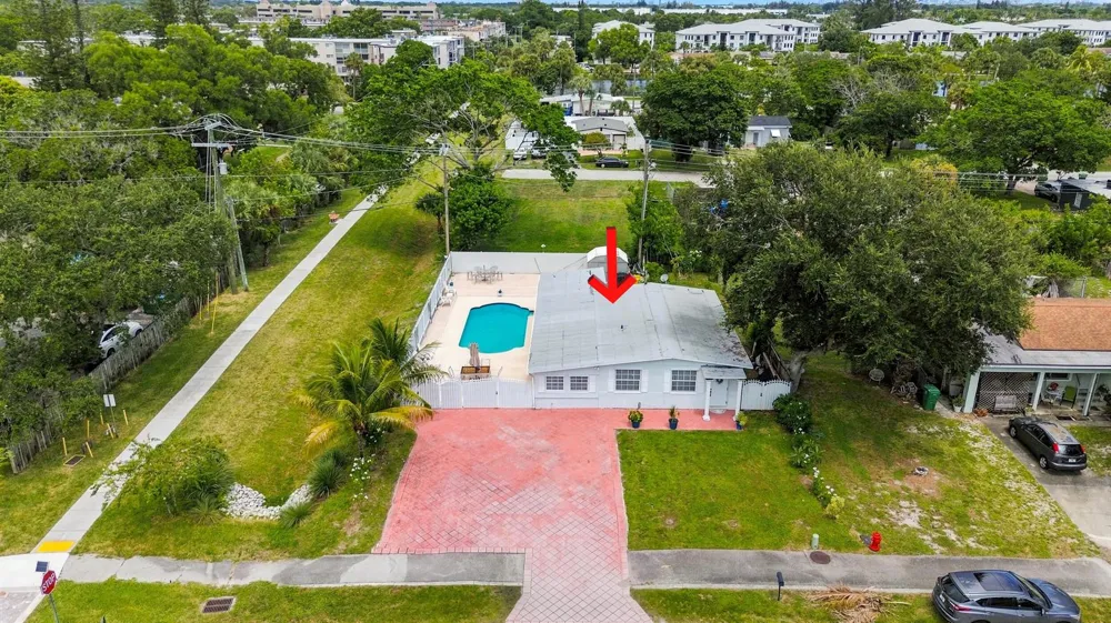 3239 DOLAN ROAD Palm Springs, FL 33406
