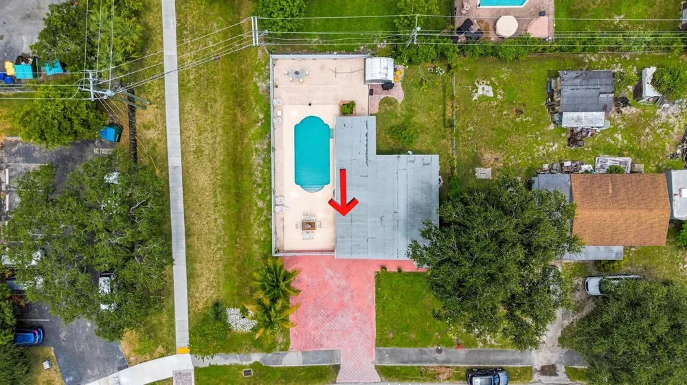 3239 DOLAN ROAD Palm Springs, FL 33406