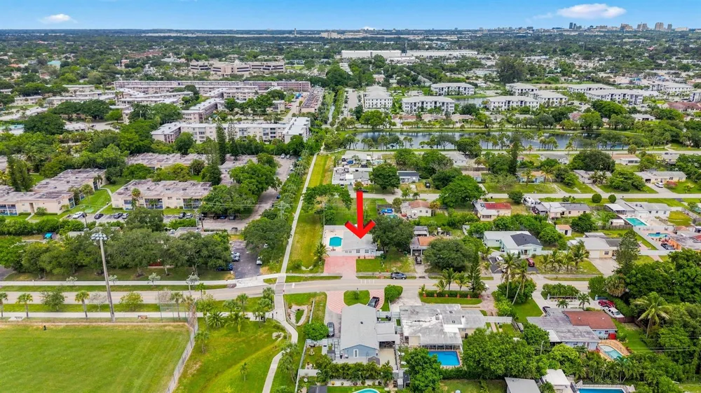 3239 DOLAN ROAD Palm Springs, FL 33406