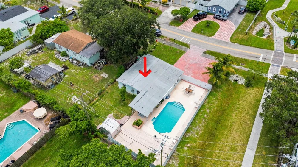 3239 DOLAN ROAD Palm Springs, FL 33406