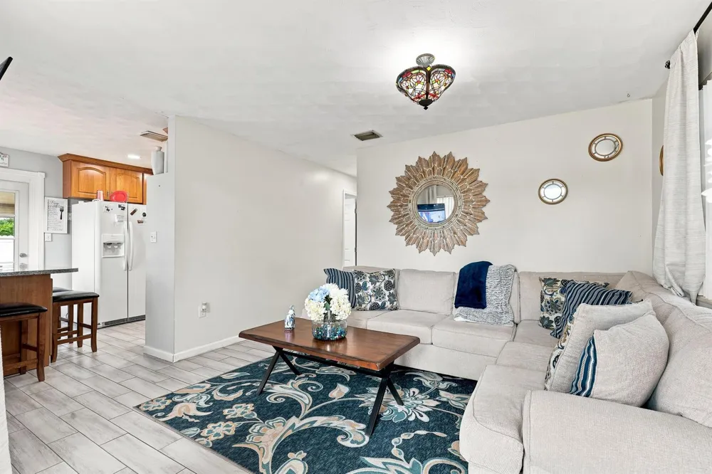3239 DOLAN ROAD Palm Springs, FL 33406
