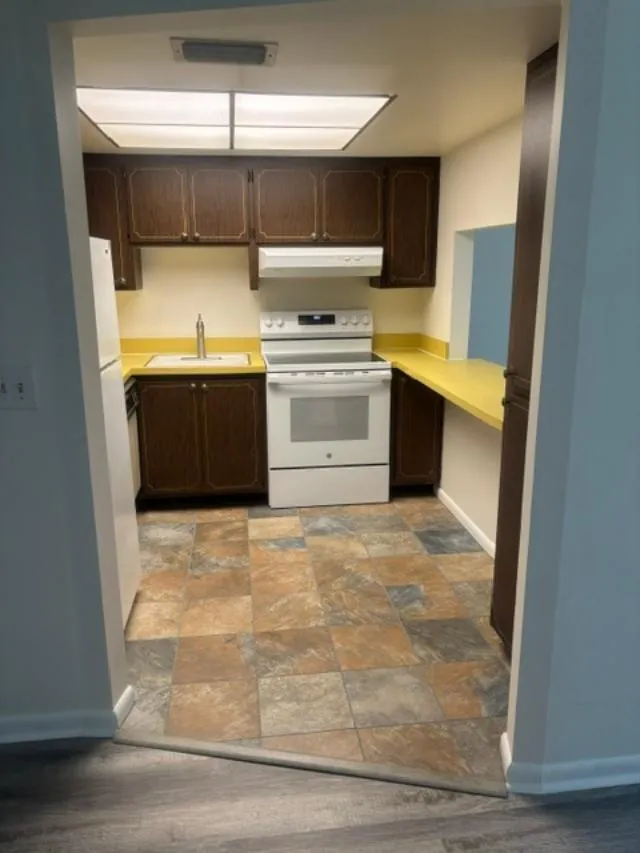 342 Southwind Drive #223 North Palm Beach, FL 33408