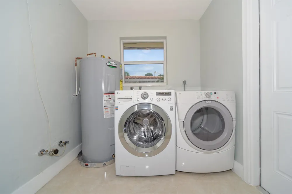 709 W Royal Palm Road Boca Raton, FL 33486