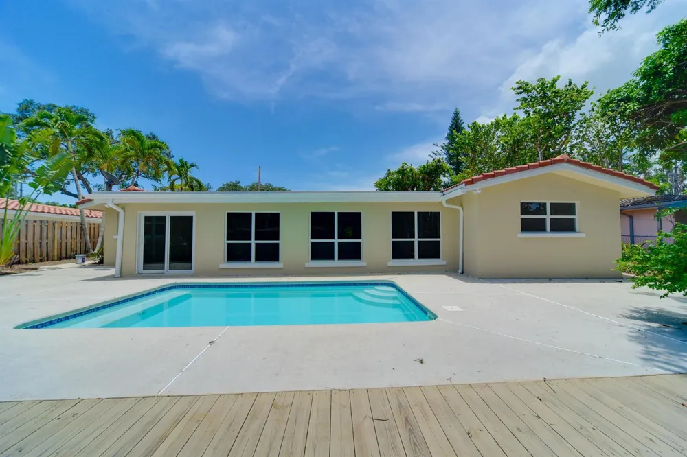 709 W Royal Palm Road Boca Raton, FL 33486