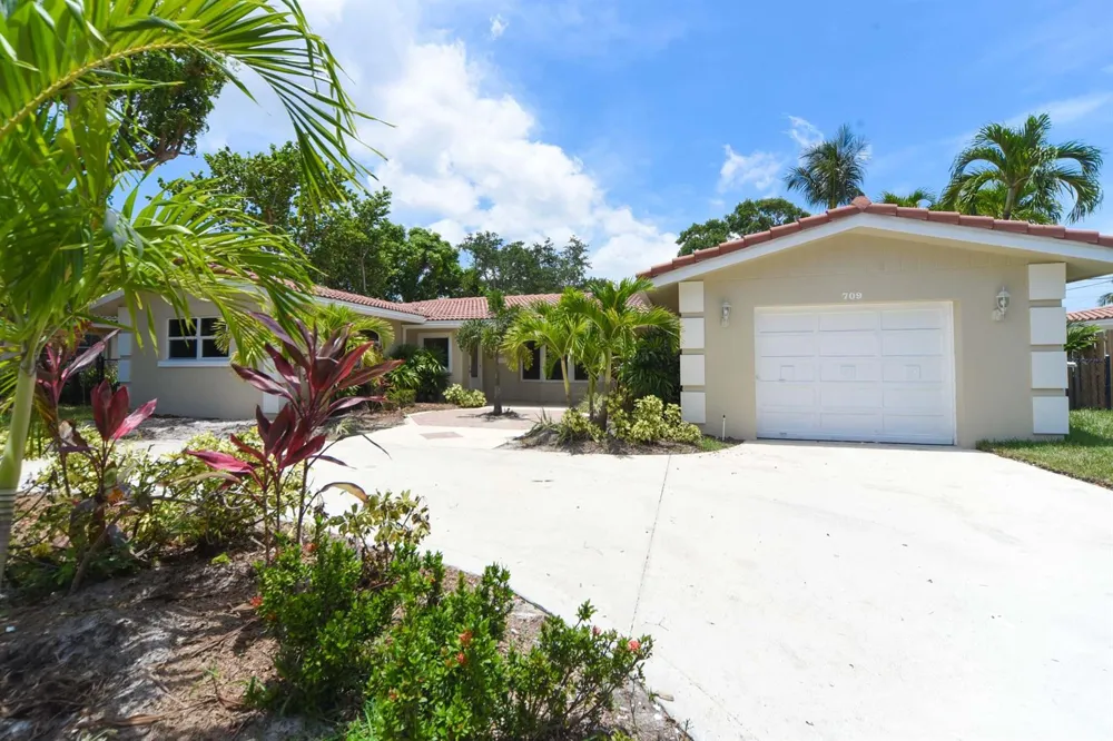 709 W Royal Palm Road Boca Raton, FL 33486