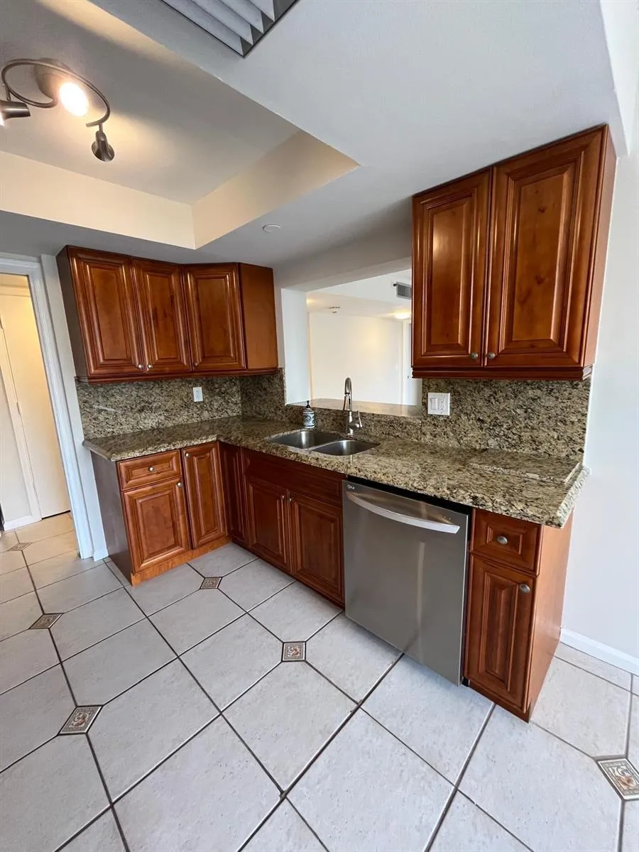 3555 S OCEAN BOULEVARD #411 South Palm Beach, FL 33480
