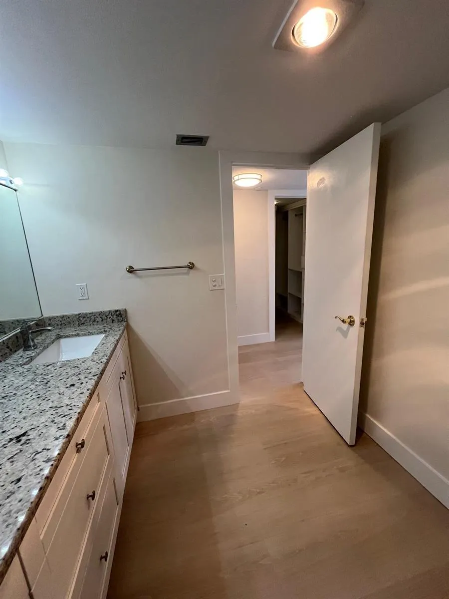 3555 S OCEAN BOULEVARD #411 South Palm Beach, FL 33480