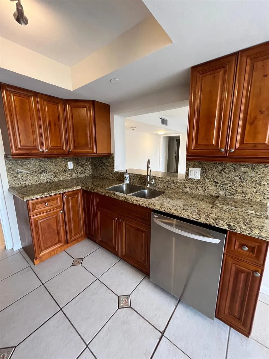 3555 S OCEAN BOULEVARD #411 South Palm Beach, FL 33480