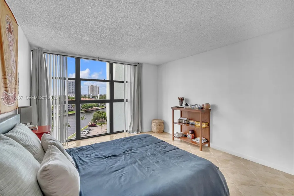 200 Leslie Dr #818 Hallandale Beach, FL 33009