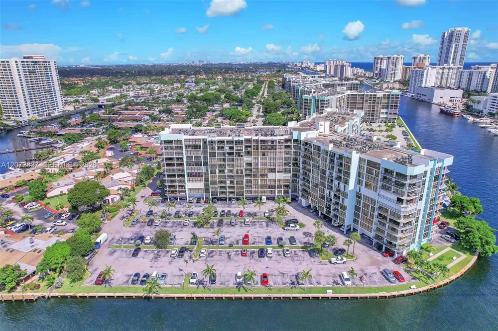 200 Leslie Dr #818 Hallandale Beach, FL 33009