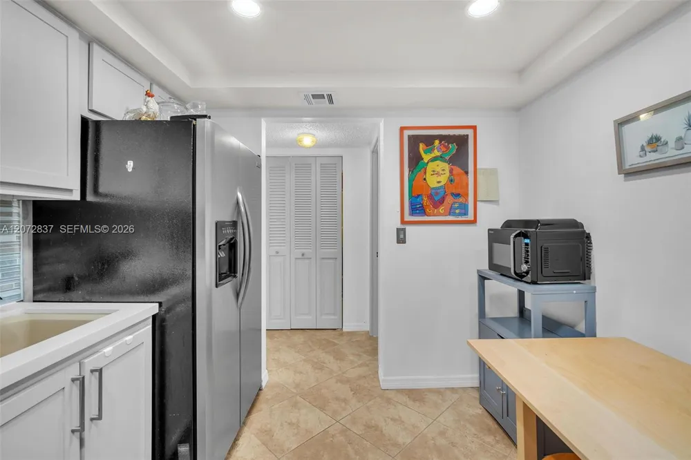 200 Leslie Dr #818 Hallandale Beach, FL 33009