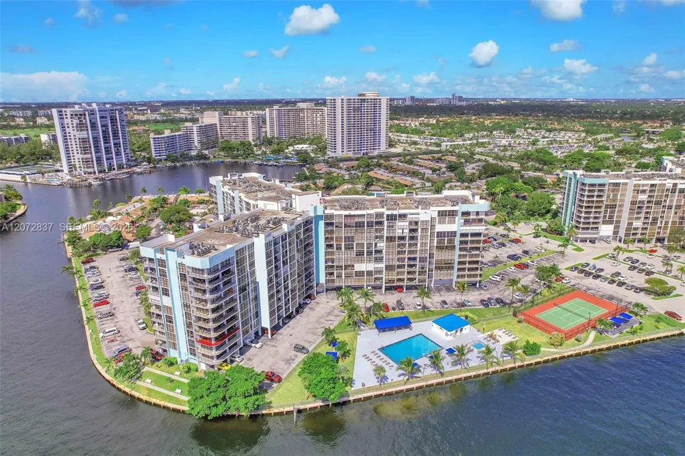 200 Leslie Dr #818 Hallandale Beach, FL 33009