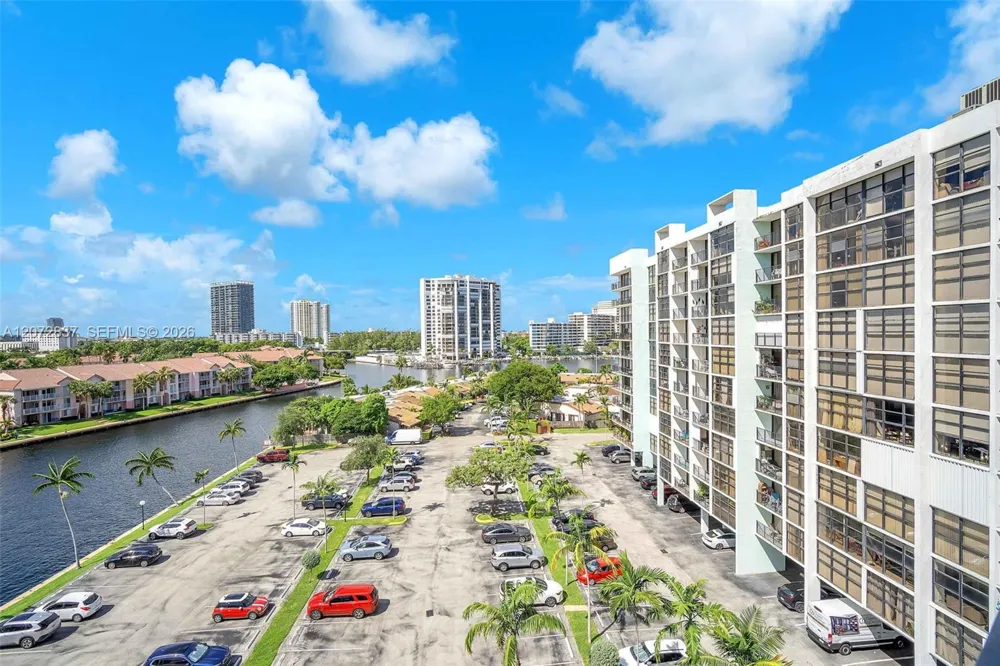 200 Leslie Dr #818 Hallandale Beach, FL 33009