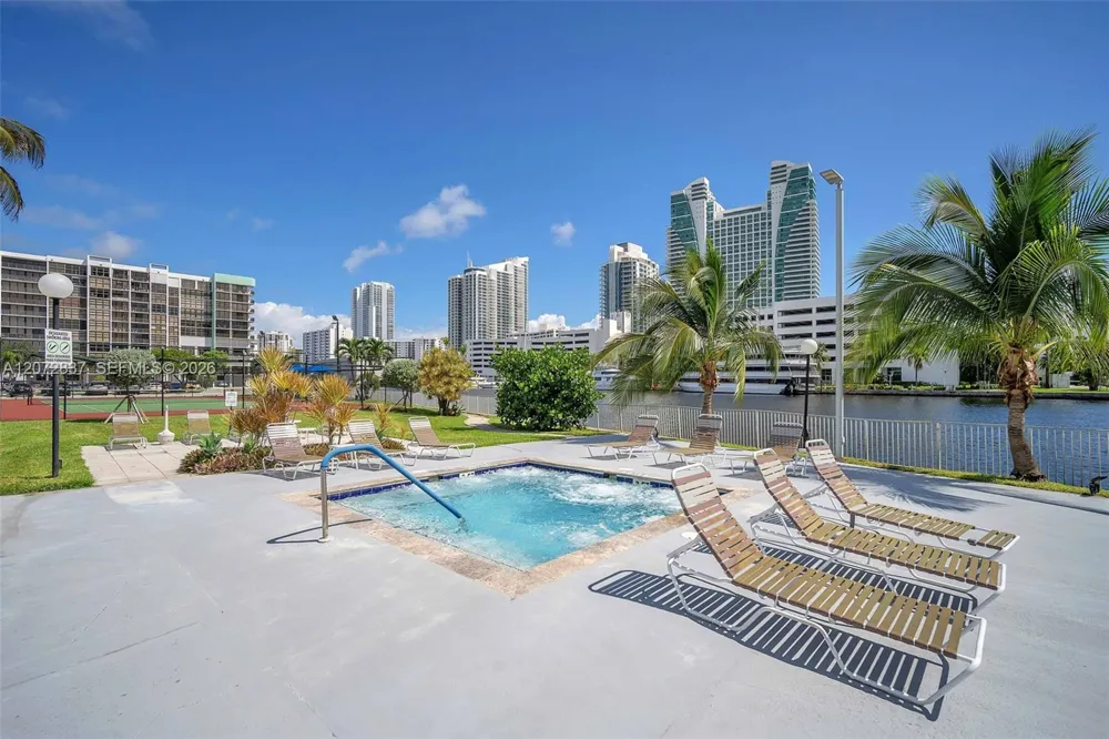 200 Leslie Dr #818 Hallandale Beach, FL 33009