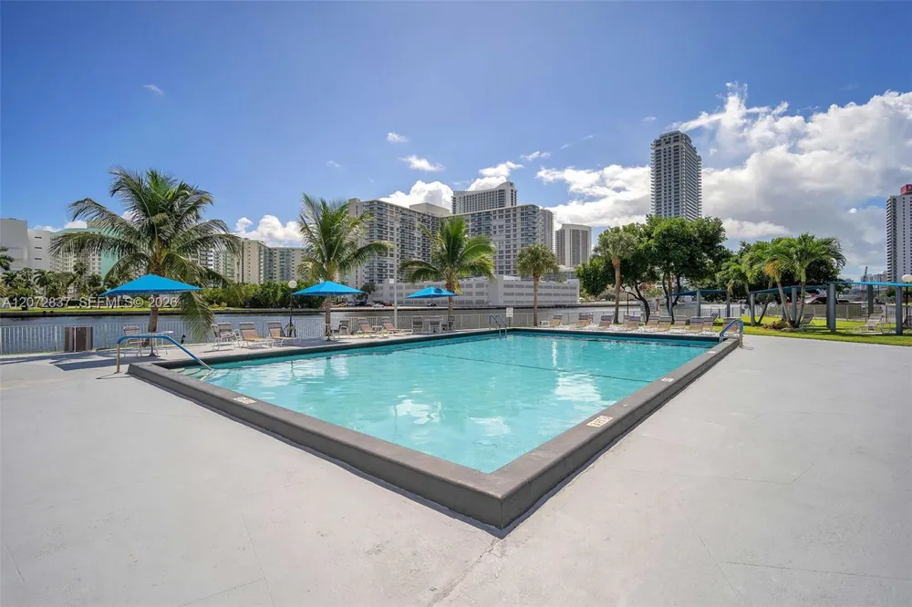 200 Leslie Dr #818 Hallandale Beach, FL 33009