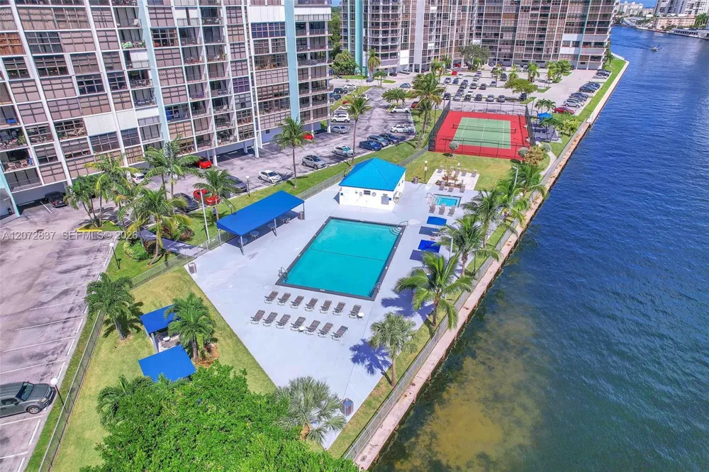 200 Leslie Dr #818 Hallandale Beach, FL 33009