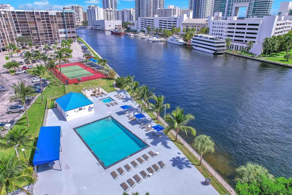 200 Leslie Dr #818 Hallandale Beach, FL 33009