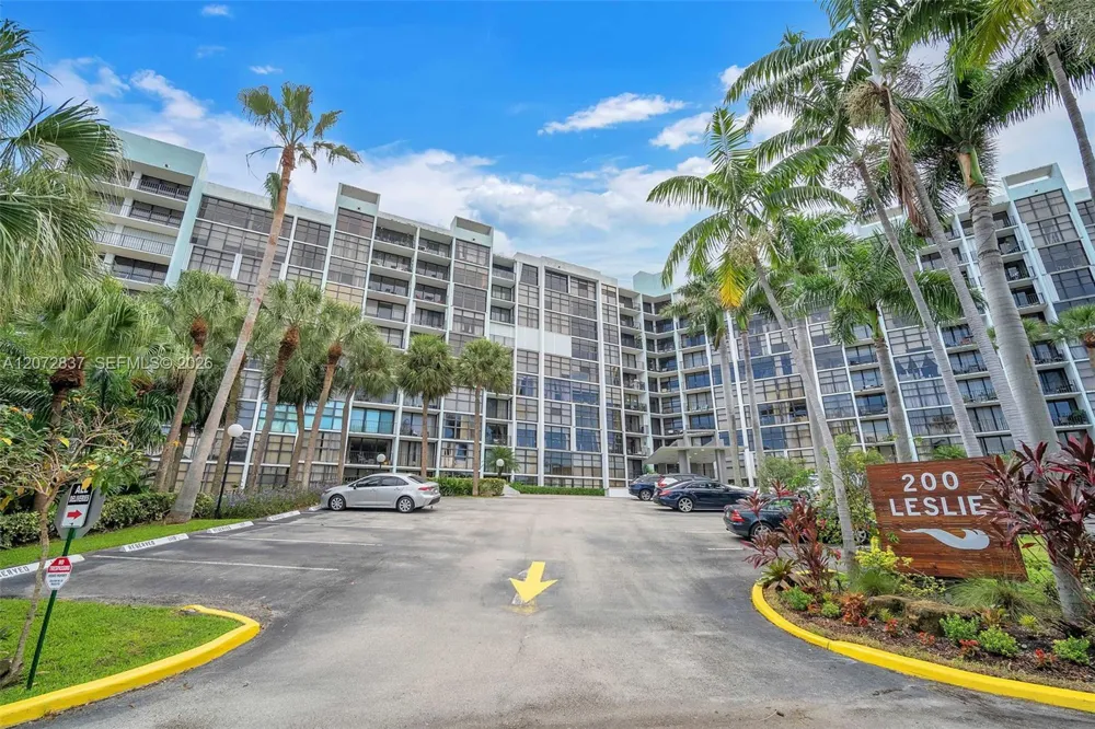 200 Leslie Dr #818 Hallandale Beach, FL 33009
