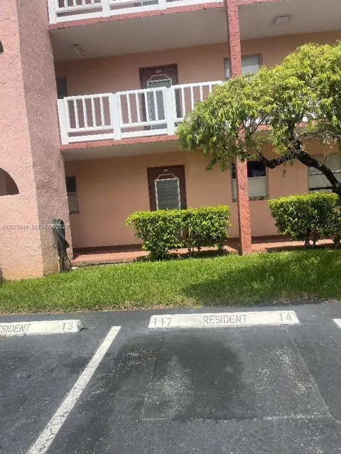 9400 Sunrise Lakes Blvd #105