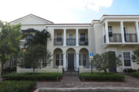 819 NW 82nd Place #819