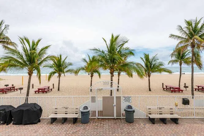 101 BRINY AVENUE #1010 Pompano Beach, FL 33062