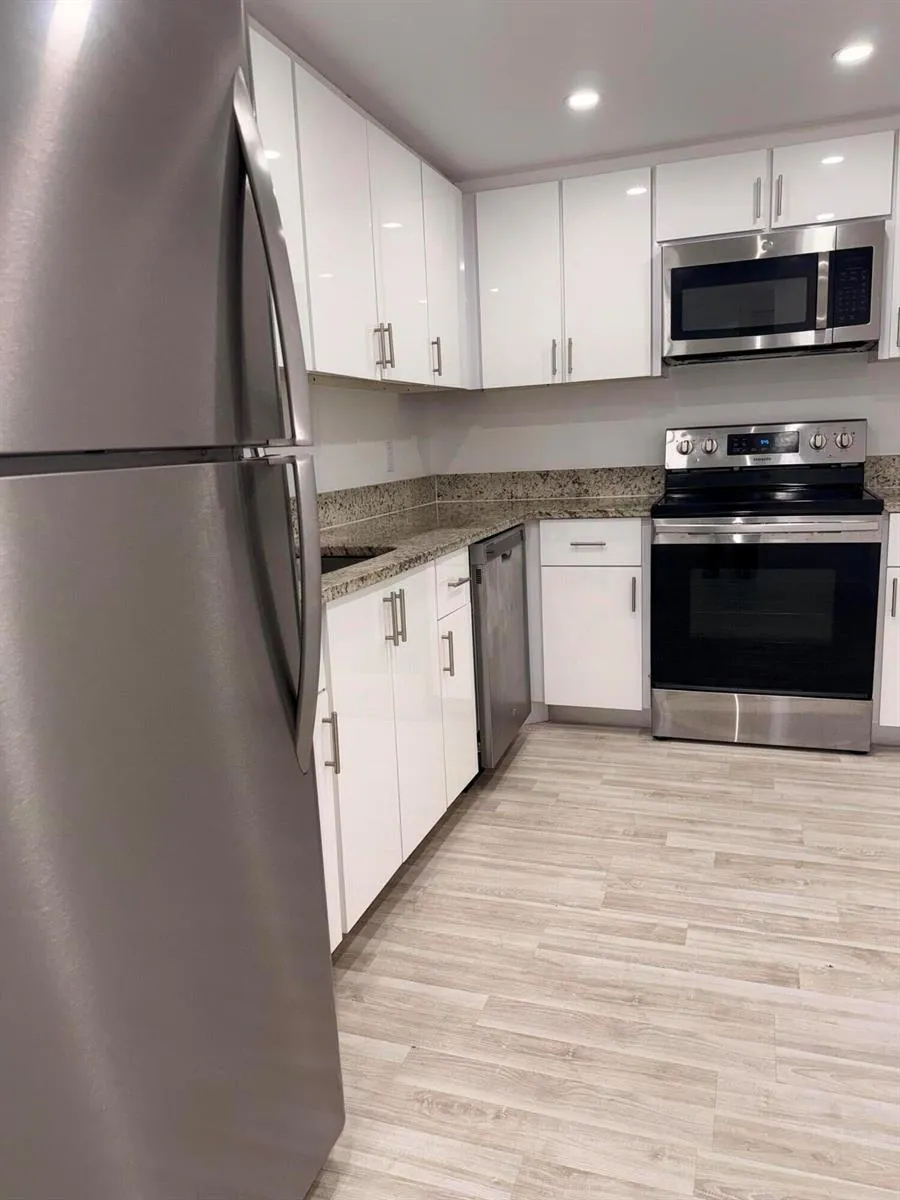 101 BRINY AVENUE #1010 Pompano Beach, FL 33062