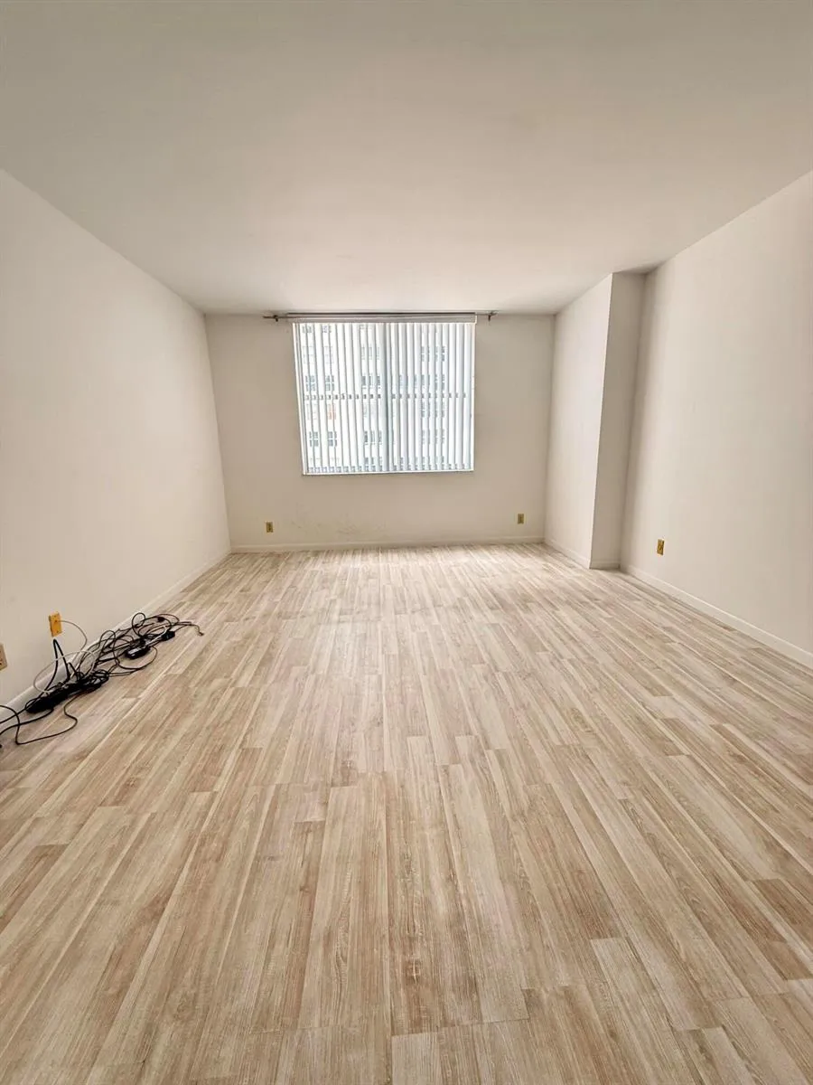 101 BRINY AVENUE #1010 Pompano Beach, FL 33062