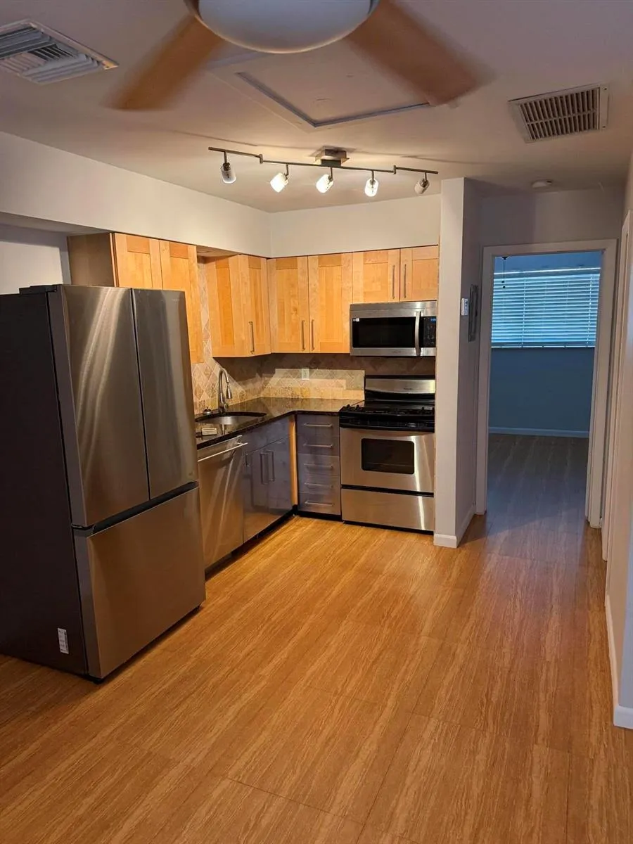 713 SE 18th Street Fort Lauderdale, FL 33316