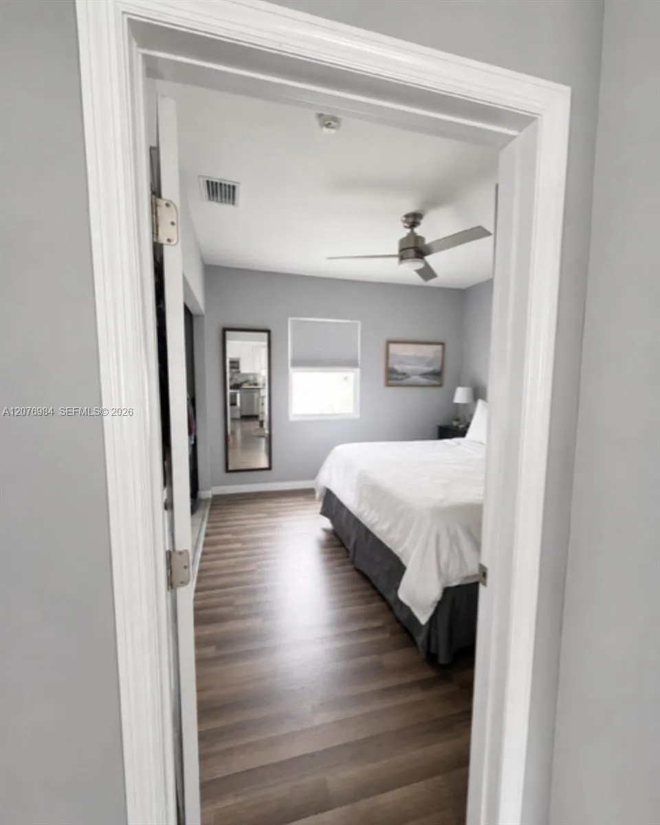 2711 33 Street Tampa, FL 33605