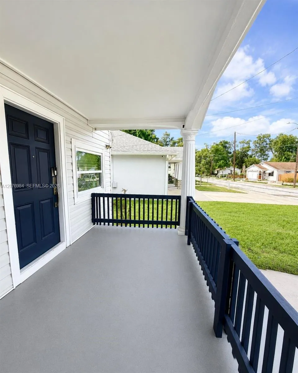 2711 33 Street Tampa, FL 33605