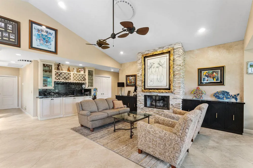 4084 SW GLENEAGLE CIRCLE Palm City, FL 34990