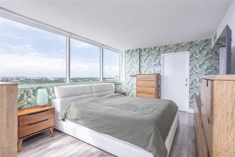 3411 Indian Creek Dr #1204 Miami Beach, FL 33140