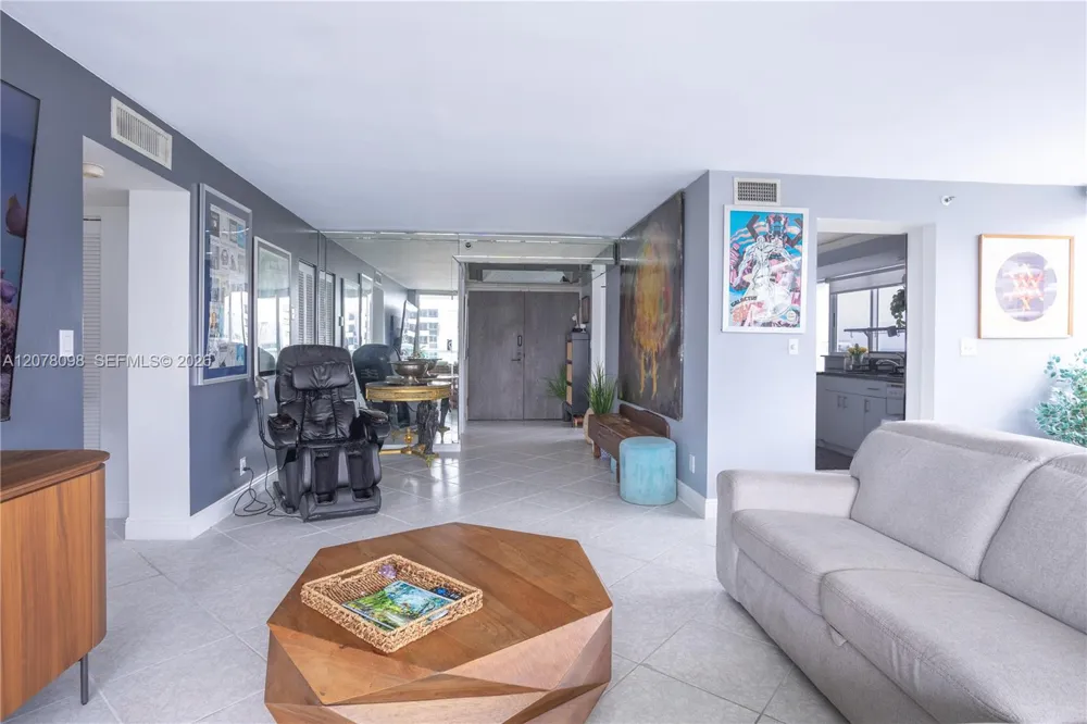 3411 Indian Creek Dr #1204 Miami Beach, FL 33140