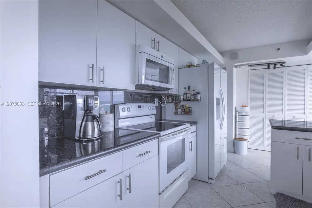 3411 Indian Creek Dr #1204 Miami Beach, FL 33140
