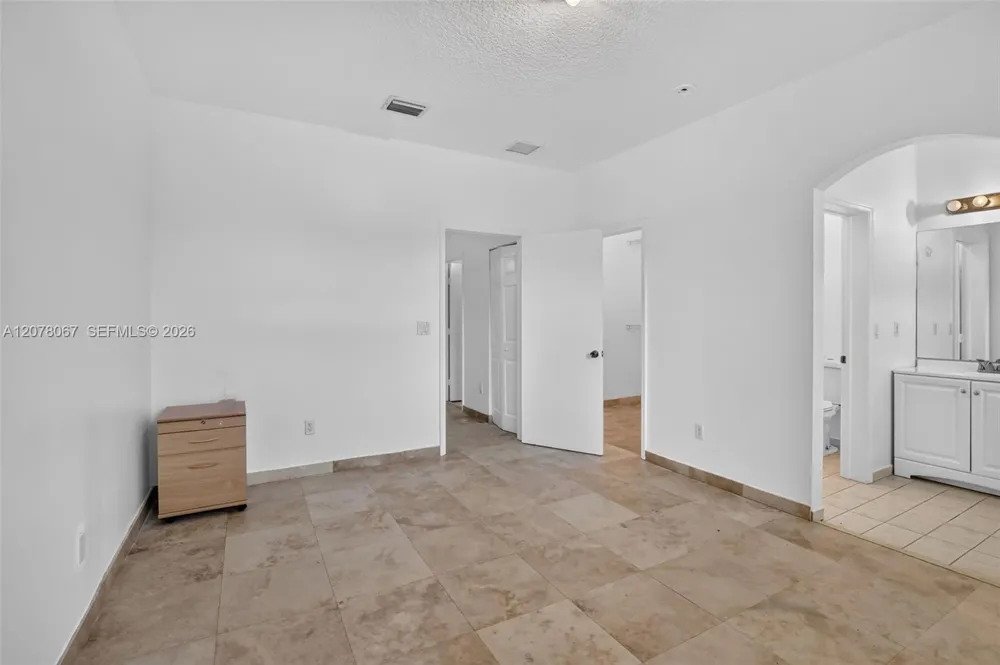 4927 Harbor Isles Dr #205 Dania Beach, FL 33312