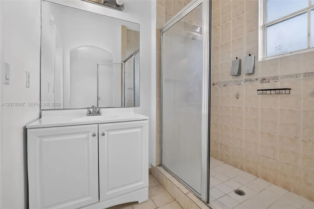 4927 Harbor Isles Dr #205 Dania Beach, FL 33312