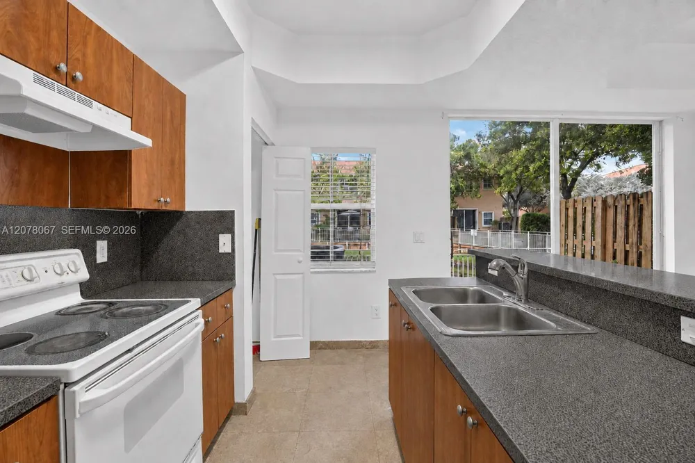 4927 Harbor Isles Dr #205 Dania Beach, FL 33312