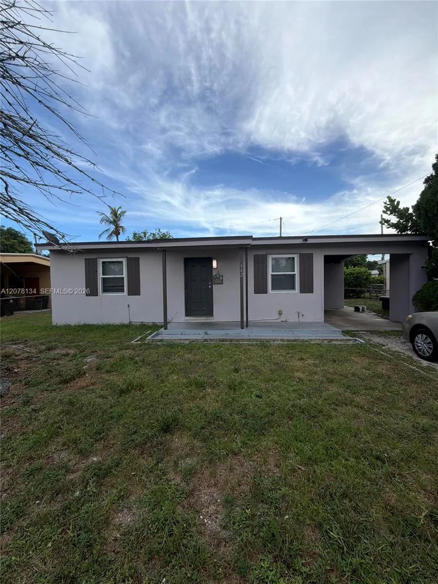 942 NW 11th Ct Fort Lauderdale, FL 33311