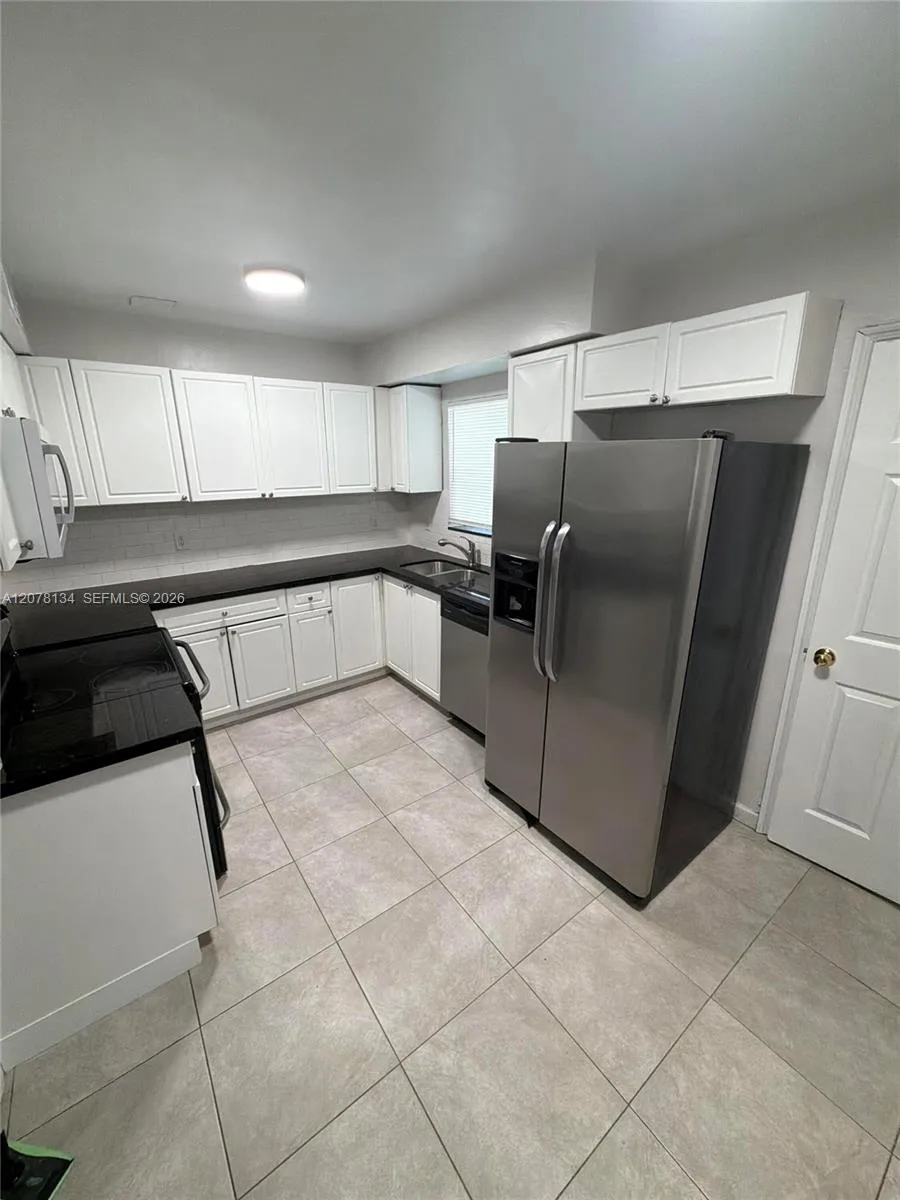 942 NW 11th Ct Fort Lauderdale, FL 33311
