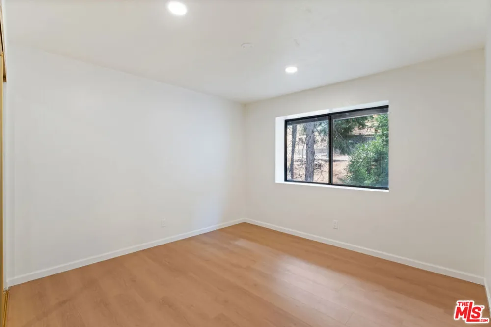 24612 Bernard Drive Crestline, CA 92325