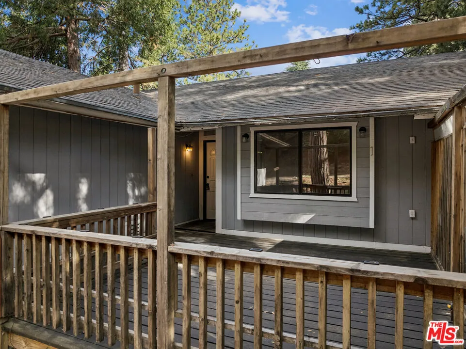 24612 Bernard Drive Crestline, CA 92325