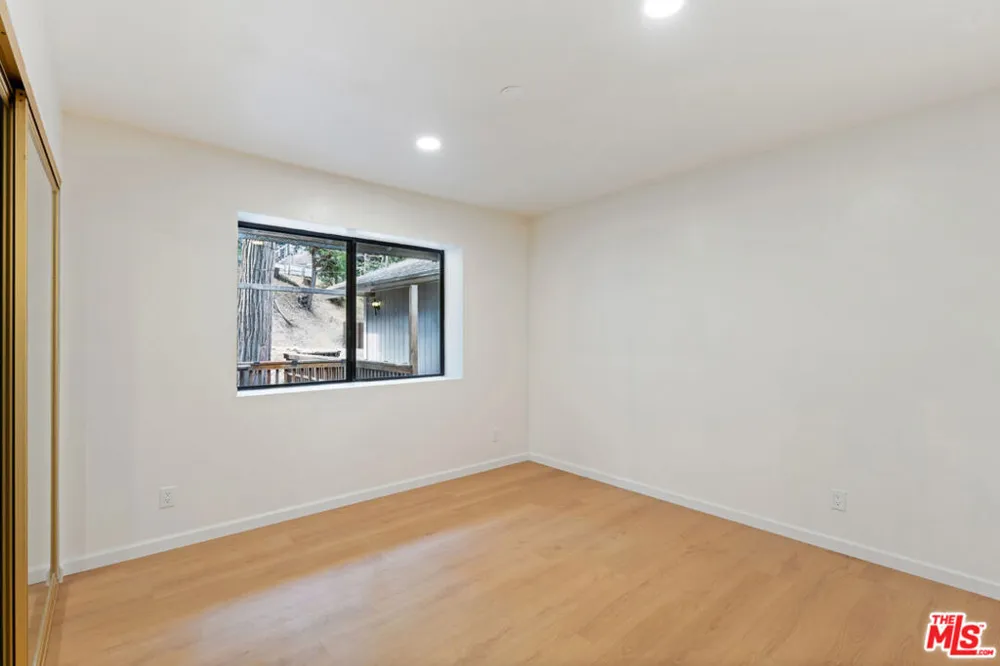 24612 Bernard Drive Crestline, CA 92325