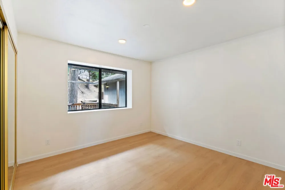 24612 Bernard Drive Crestline, CA 92325