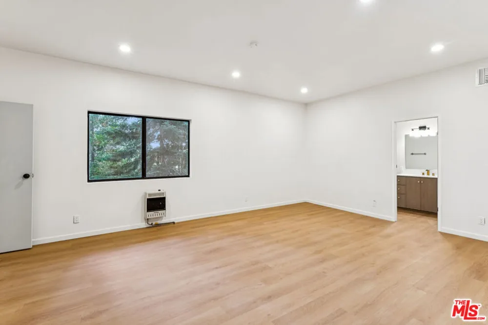 24612 Bernard Drive Crestline, CA 92325