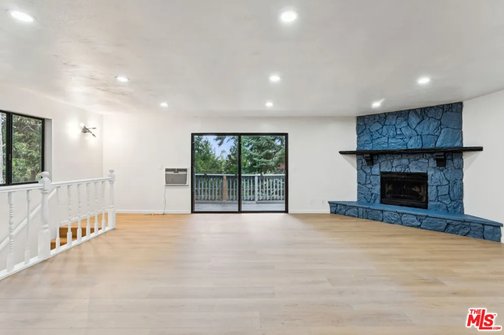24612 Bernard Drive Crestline, CA 92325