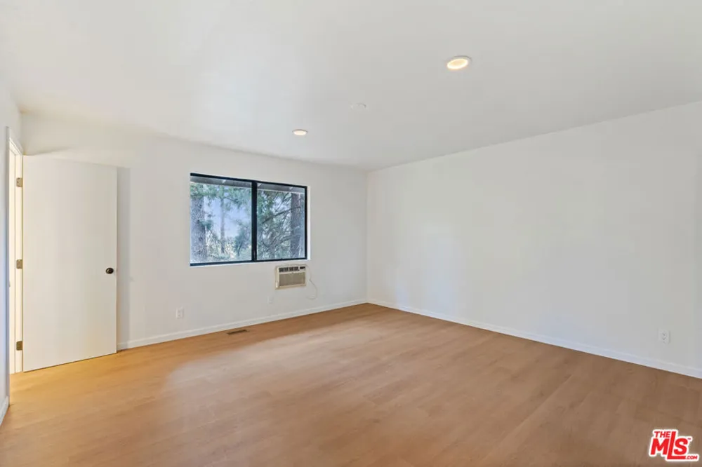 24612 Bernard Drive Crestline, CA 92325