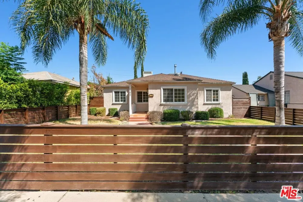 17827 Burbank Boulevard Los Angeles, CA 91316