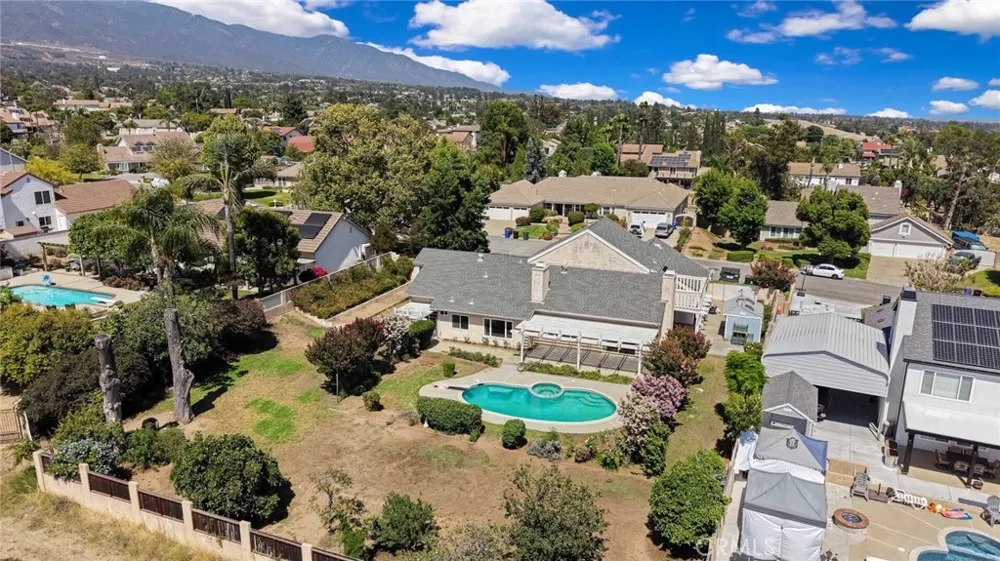 6074 Malachite Avenue Alta Loma, CA 91737