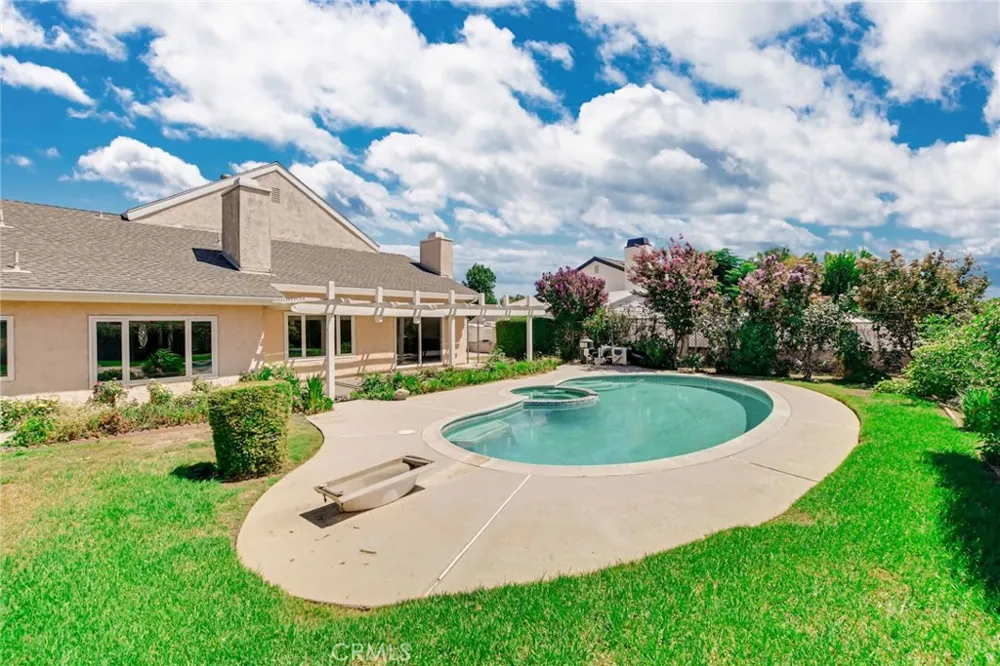 6074 Malachite Avenue Alta Loma, CA 91737